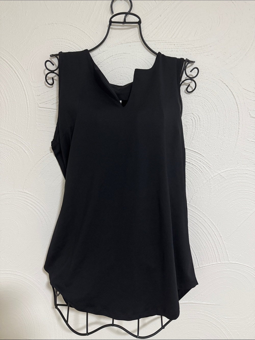 Lulu-B Black V-Notch Sleeveless Camisole with cooling effect fabric